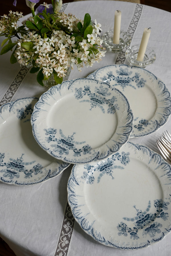 4 assiettes plates St Amand Régence