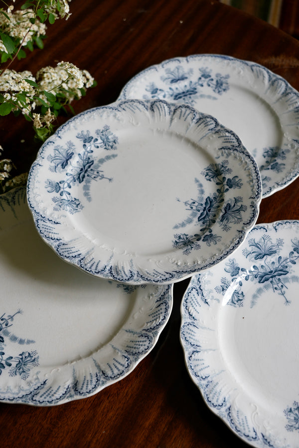 4 assiettes plates St Amand Régence