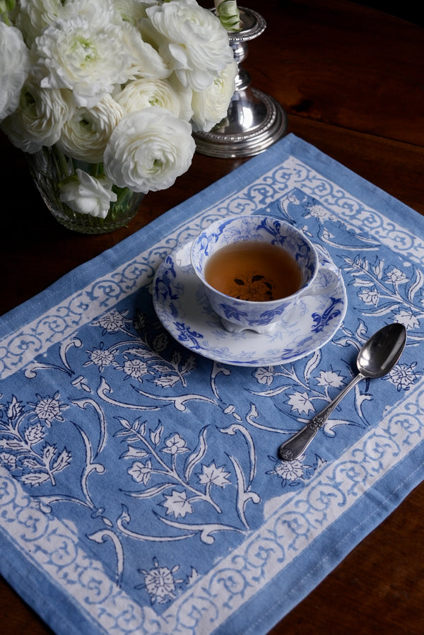 Set de Table Bleu Douceur en Coton Imprimé à la Main avec Motifs Floraux | pur coton| Block print | 32 x 49 cm|bohème chic