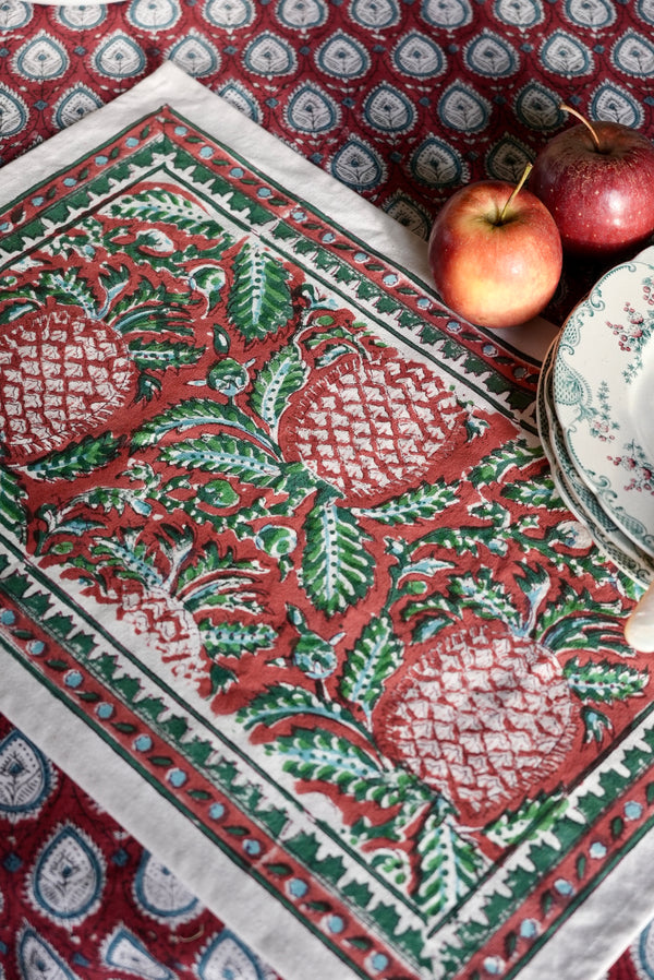 Set de table en coton imprimé à la main Motif ananas | Rouge et vert | pur coton| Block print | 32 x 49 cm|bohème chic